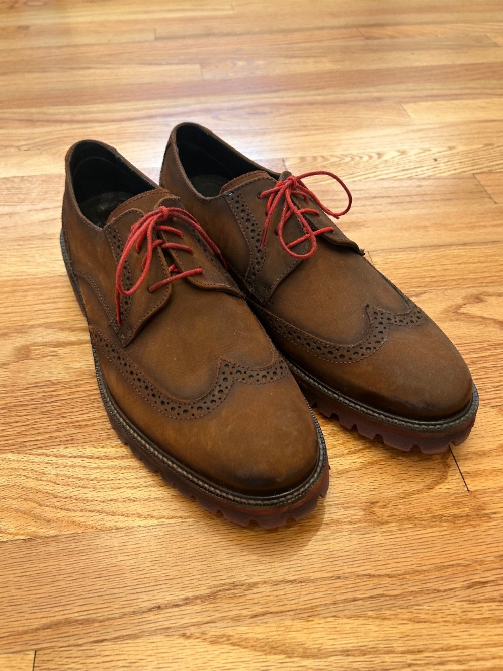 Donald J Pilner Men's Eric Wingtip Oxford Shoes Size 9.5 Lug Sole